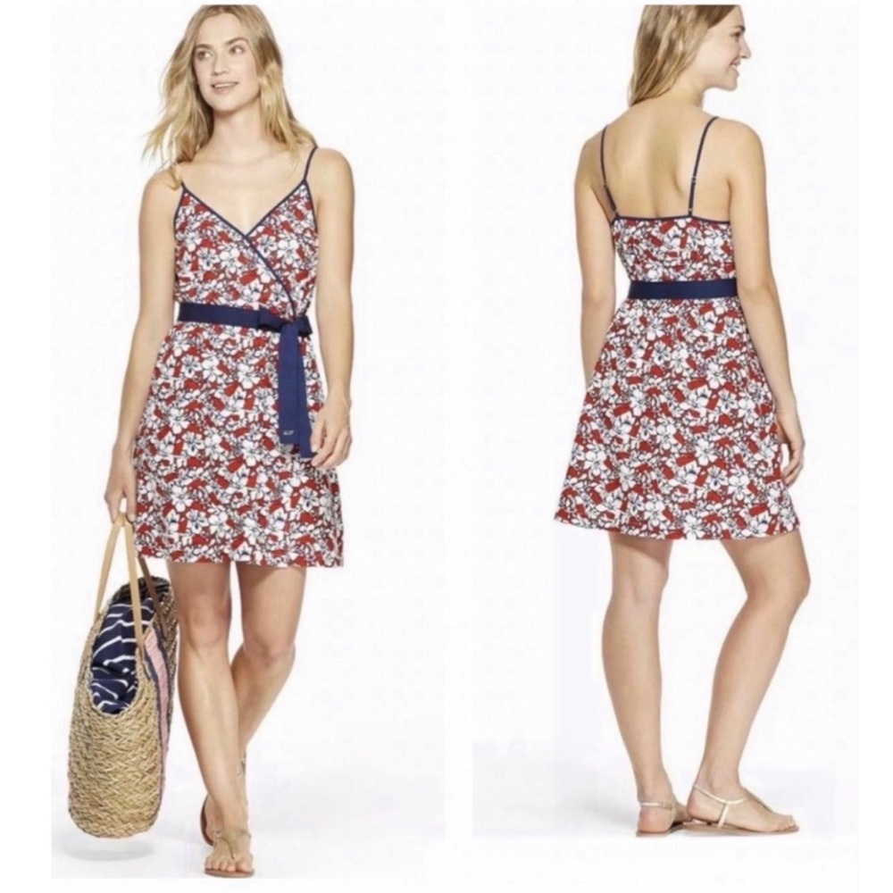 VINEYARD VINES X TARGET Red Hibiscus Flower Whale
V-Neck Wrap Dress XS - Picture 14 of 15